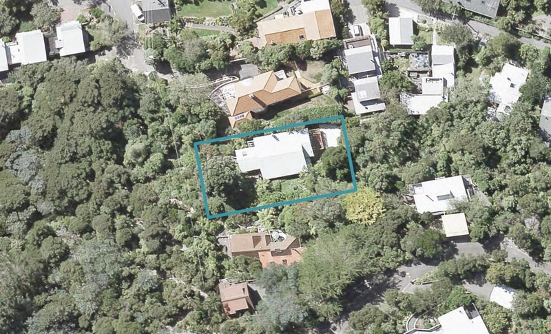 15 Pitoitoi Road, Days Bay, Lower Hutt - Carousel 1