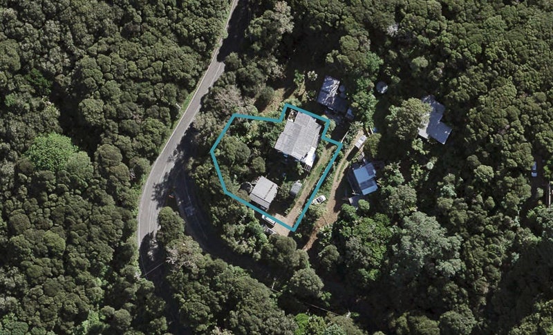 3 Okoka Road, Omiha, Waiheke Island - Carousel 1
