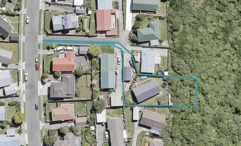 13 Mossburn Grove, Kelson, Lower Hutt - Carousel 1