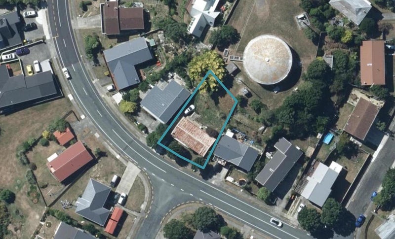 100 Gloaming Hill, Titahi Bay, Porirua - Carousel 1