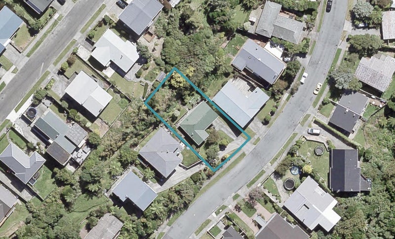 15 Camellia Terrace, Maungaraki, Lower Hutt - Carousel 1
