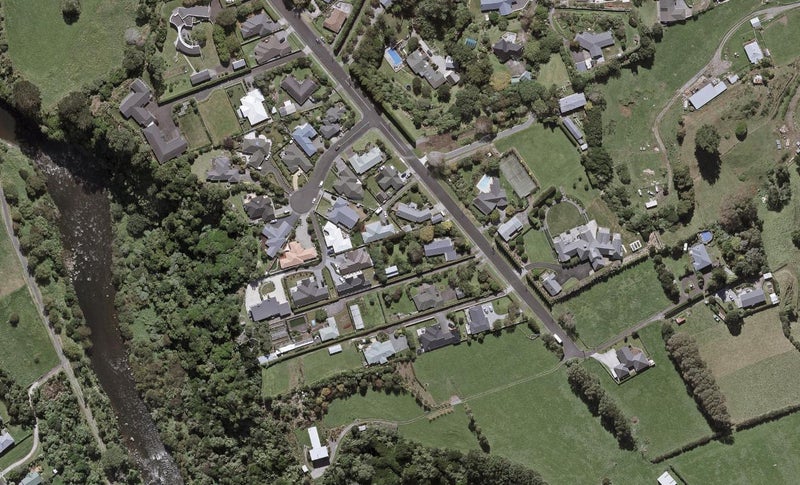 100 Queens Road, Glen Avon, New Plymouth - Carousel 1