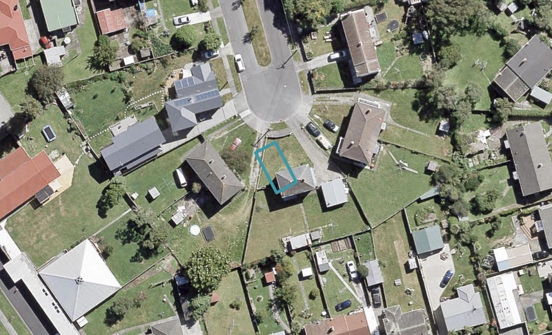 2/6 Bertram Grove, Naenae, Lower Hutt - Carousel 1