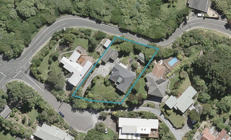 2 Catherine Grove, Tirohanga, Lower Hutt - Carousel 1