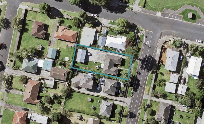 225 Riverside Avenue, Point England, Auckland - Carousel 1