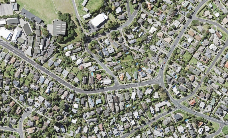1 Clematis Avenue, Murrays Bay, Auckland - Carousel 1
