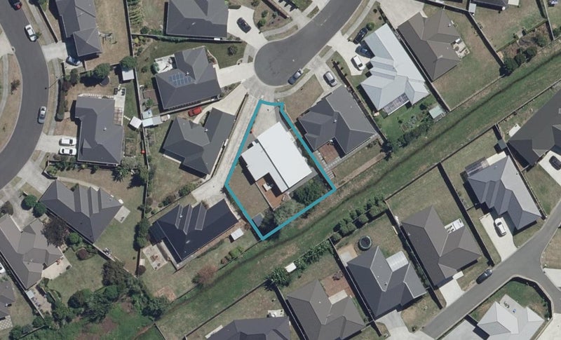 15 Edward Street, Grandview Heights, Hamilton - Carousel 1