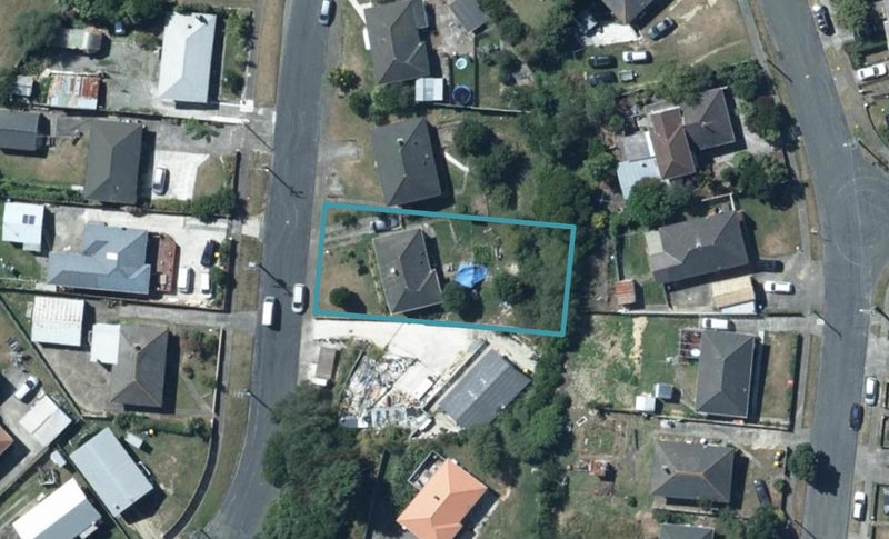 12 Hereford Street, Cannons Creek, Porirua - Carousel 1