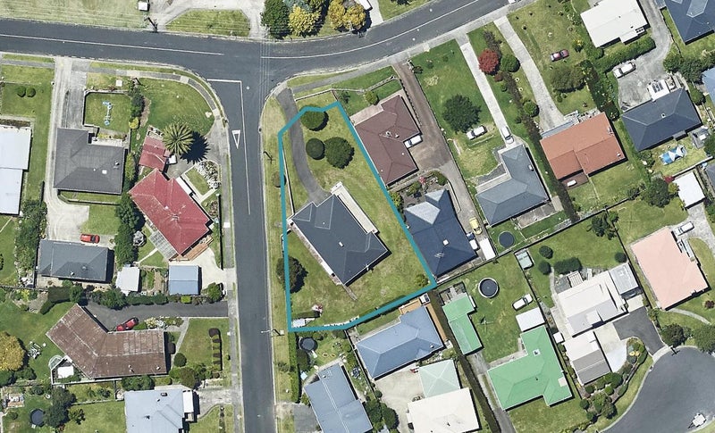 2 Miranda Street, Parkvale, Tauranga - Carousel 1