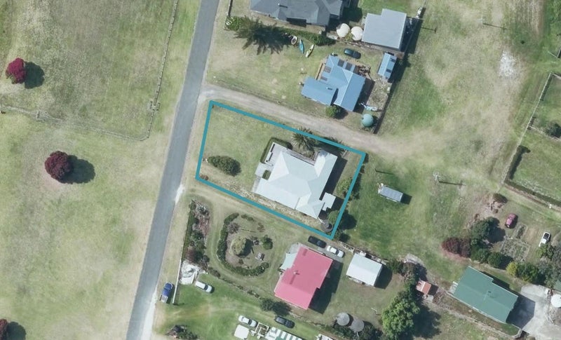 18 Pohutukawa Drive, Māhia - Carousel 1