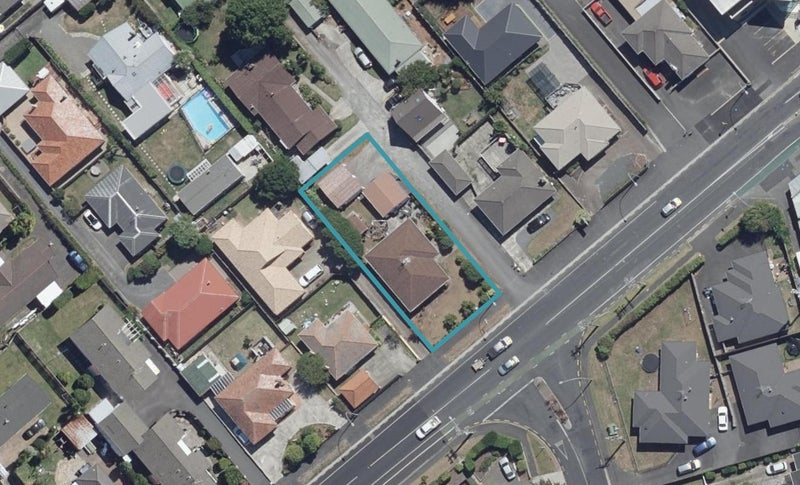 18 Forest Lake Road, Forest Lake, Hamilton - Carousel 1