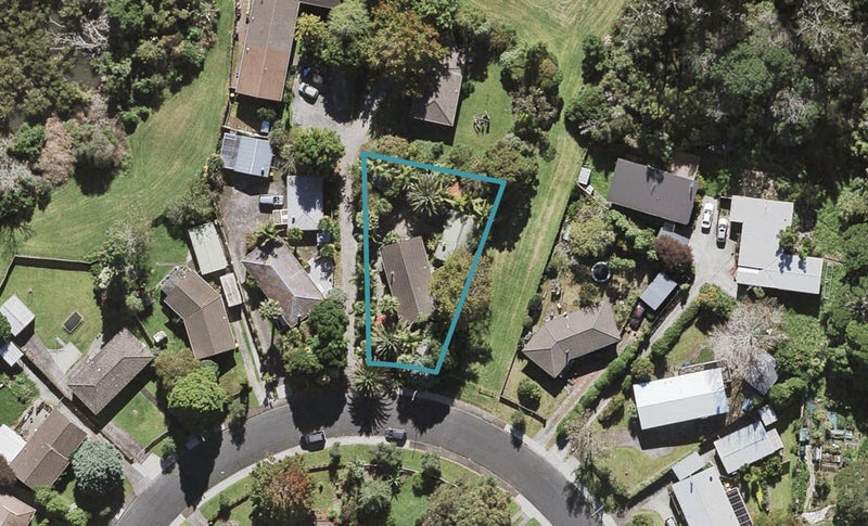 61 Riverpark Crescent, Henderson, Auckland - Carousel 1