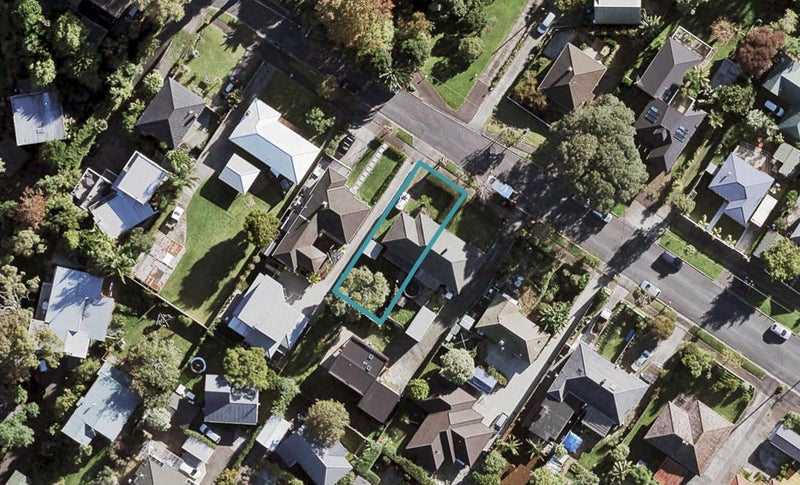 74A Alverston Street, Waterview, Auckland - Carousel 1