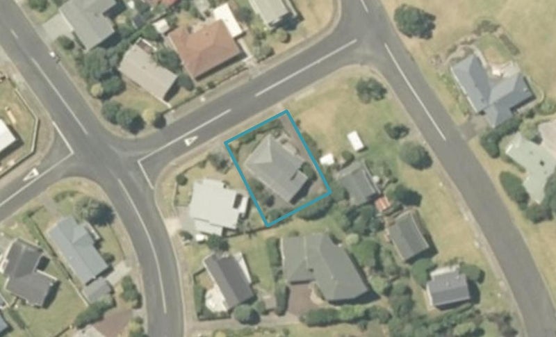 102 Oratia Place, Onemana, Whangamatā - Carousel 1