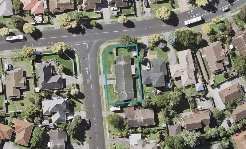 2/22 Millhouse Drive, Northpark, Auckland - Carousel 1