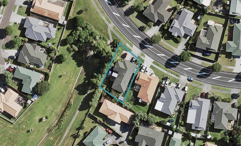 44 Etherton Drive, Weymouth, Auckland - Carousel 1