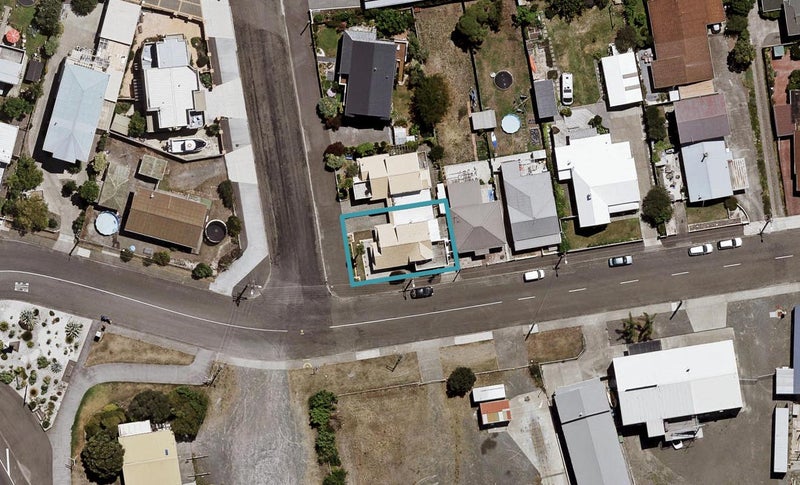 1/15 Meeanee Quay, Westshore, Napier - Carousel 1