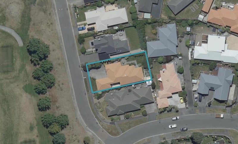 4 Seacroft Place, Waimairi Beach, Christchurch - Carousel 1
