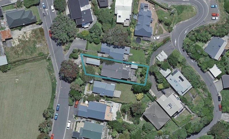 5 Seaview Terrace, Northland, Wellington - Carousel 1