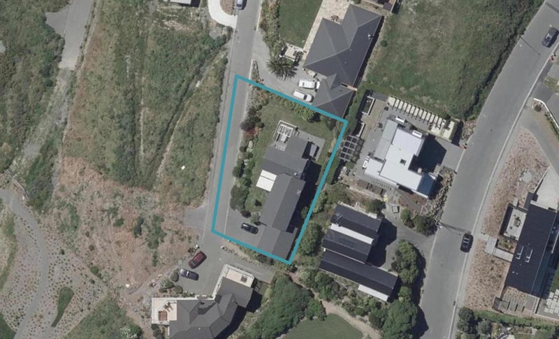 12 Gazelle Lane, Redcliffs, Christchurch - Carousel 1