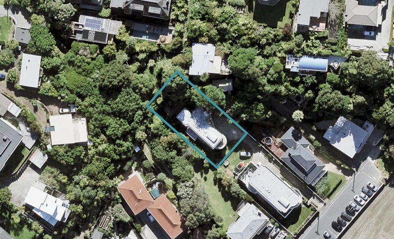 33A Manly Esplanade, Browns Bay, Auckland - Carousel 1