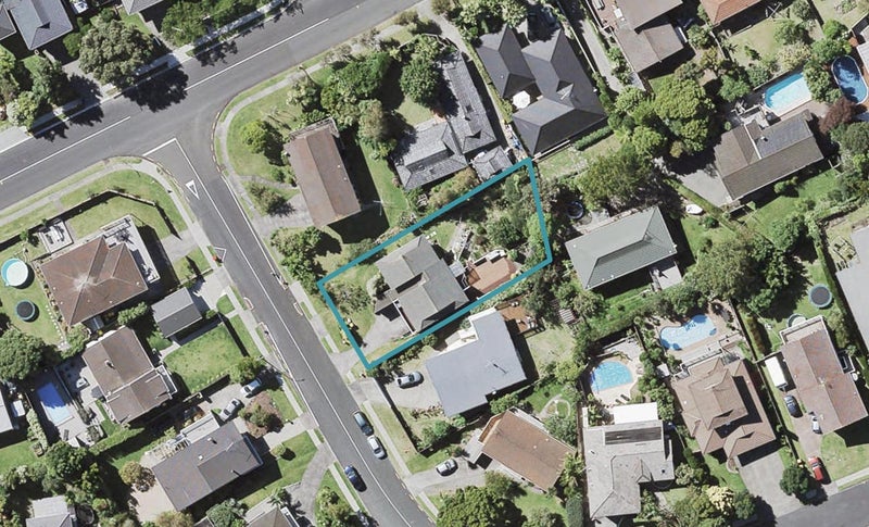 47 Mayfair Crescent, Mairangi Bay, Auckland - Carousel 1