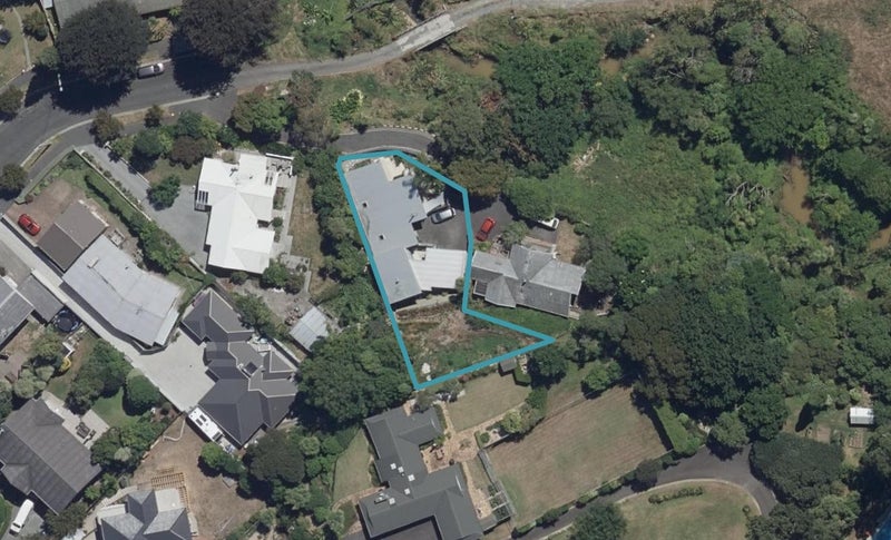 8A Tauhara Drive, Queenwood, Hamilton - Carousel 1