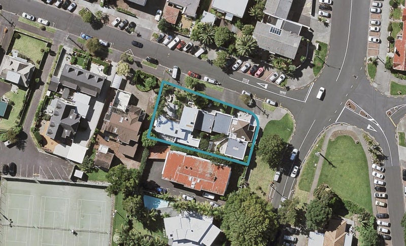 17A Marau Crescent, Mission Bay, Auckland - Carousel 1
