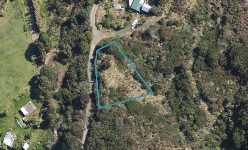 31C Tasman Heights, Ahipara, Kaitaia - Carousel 1