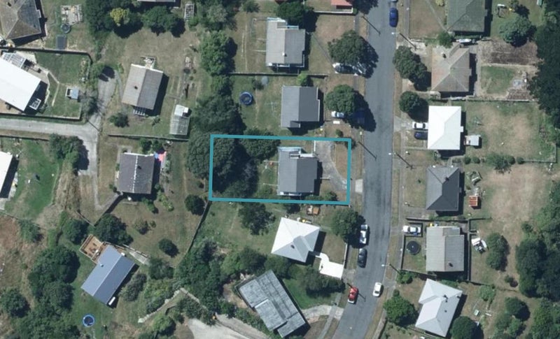 26 Northumberland Street, Cannons Creek, Porirua - Carousel 1