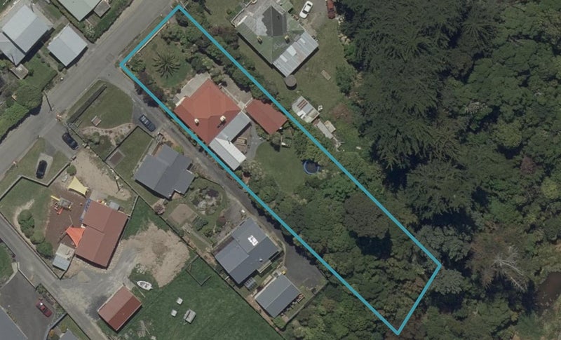 27 Beaconsfield Road, Portobello, Dunedin - Carousel 1