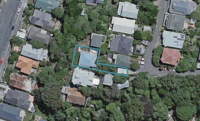 31 North Terrace, Kelburn, Wellington - Carousel 1