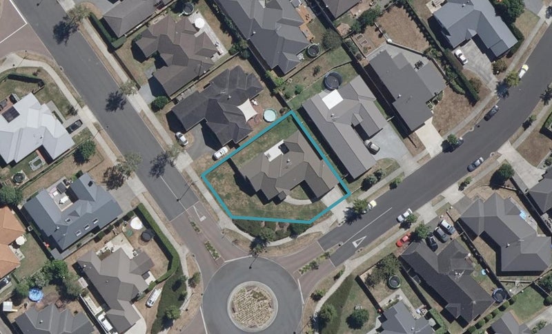 40 Barrington Drive, Huntington, Hamilton - Carousel 1