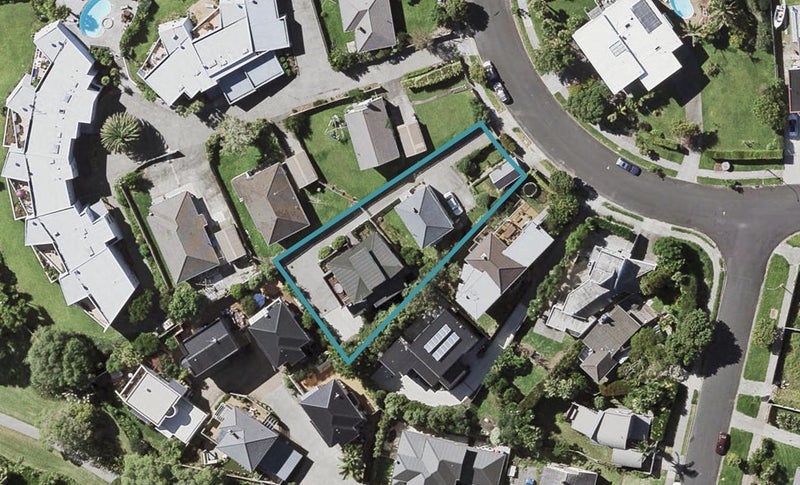 12 Takitimu Street, Orakei, Auckland - Carousel 1