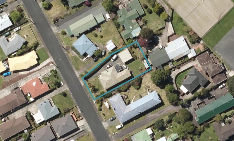 17 Ford Avenue, Kamo, Whangarei - Carousel 1