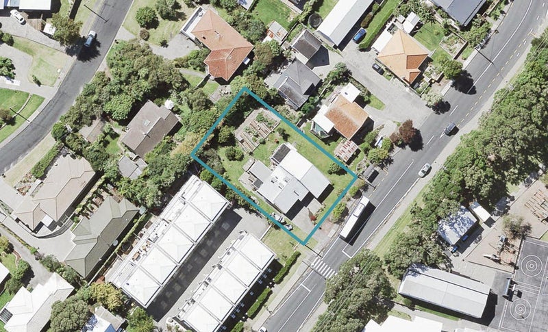 45 Browns Bay Road, Browns Bay, Auckland - Carousel 1