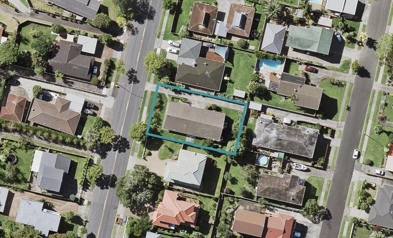 1/99 Glenmore Road, Sunnyhills, Auckland - Carousel 1
