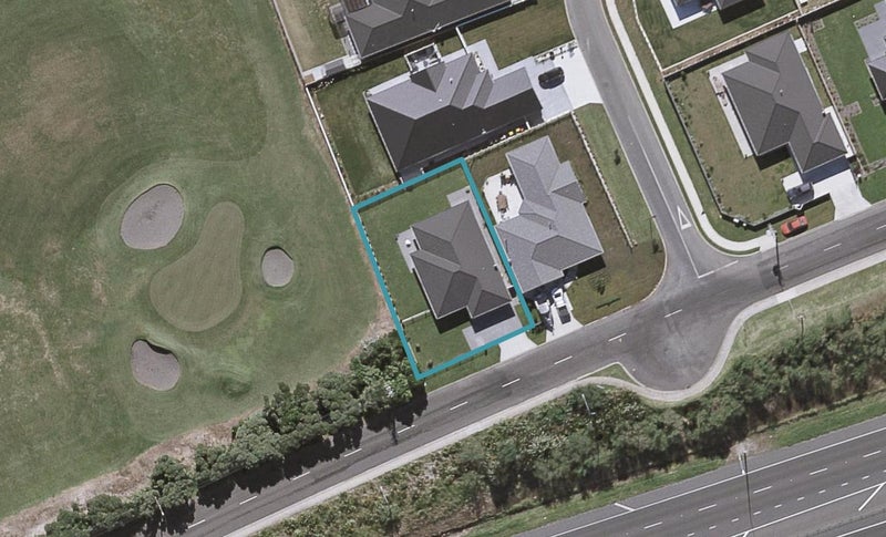 4 Golf Course Lane, Waiwhakaiho, New Plymouth - Carousel 1