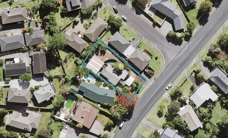 25 Halsey Drive, Lynfield, Auckland - Carousel 1