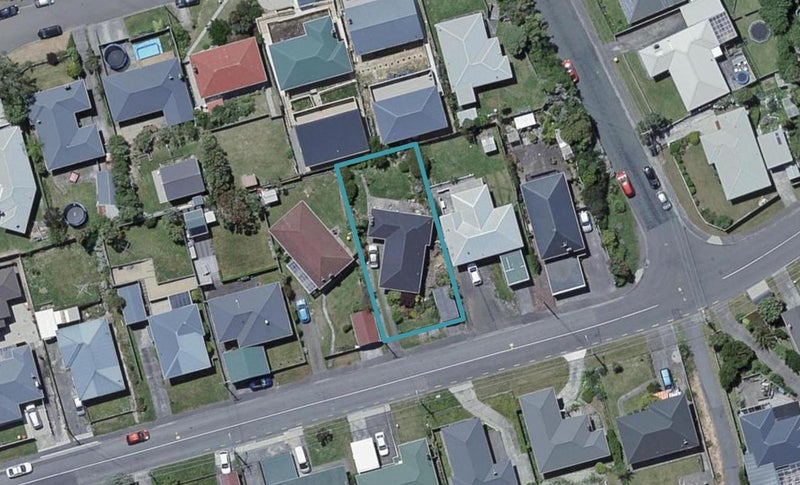 27 Kenmore Street, Newlands, Wellington - Carousel 1