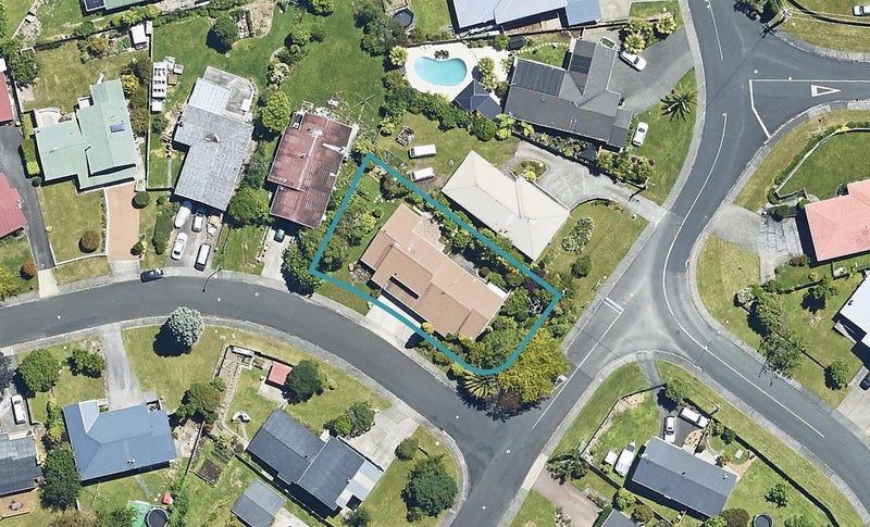 1B Peachgrove Terrace, Hillcrest, Rotorua - Carousel 1