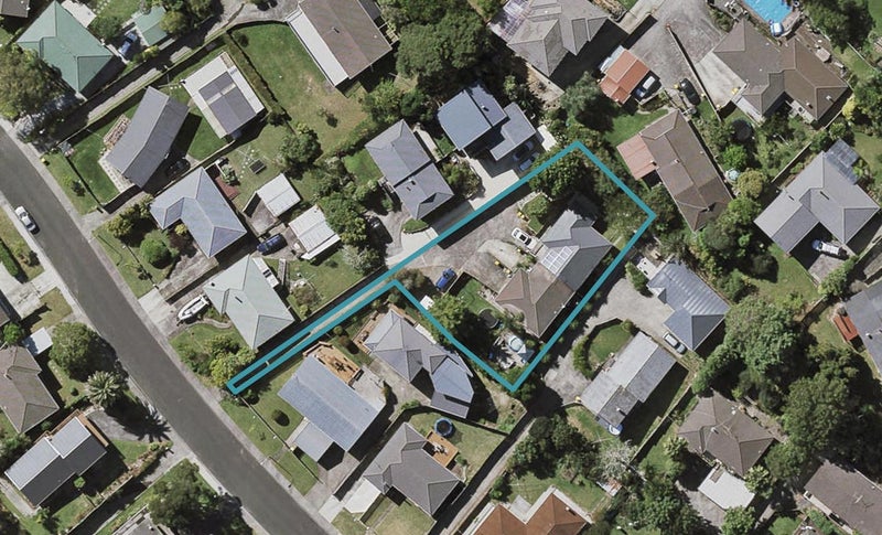 2/65 Salamanca Road, Sunnynook, Auckland - Carousel 1