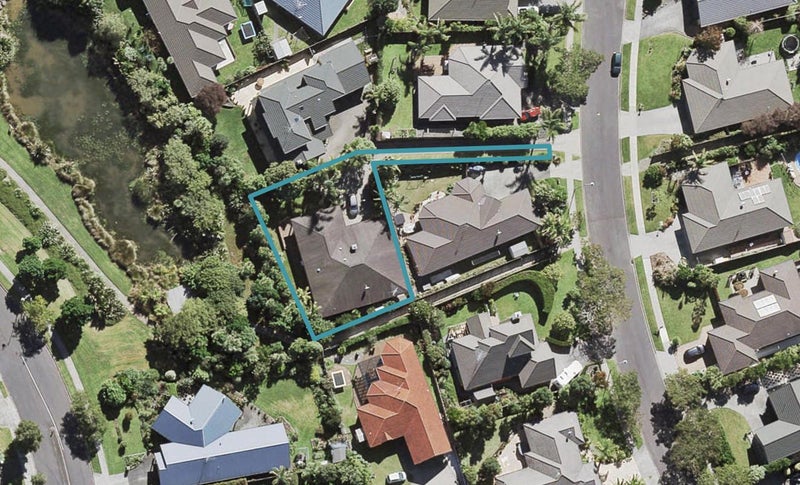 91 Te Wharau Drive, Greenhithe, Auckland - Carousel 1