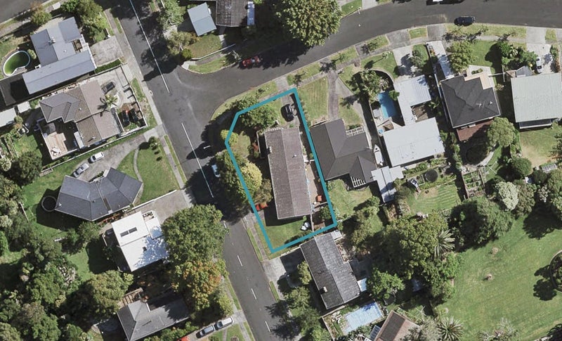 1 Frank Place, Hillpark, Auckland - Carousel 1