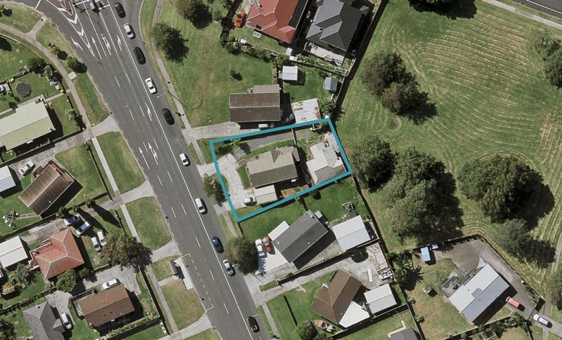 57 Hollyford Drive, Clover Park, Auckland - Carousel 1
