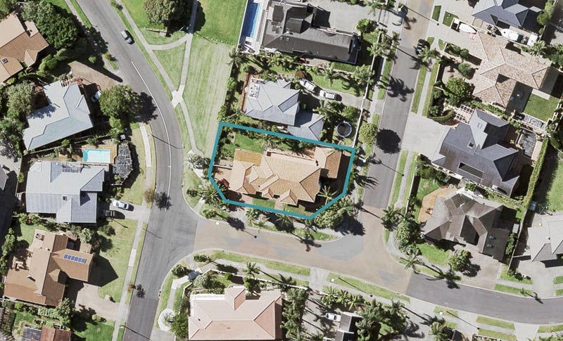 2 Quedley Court, Eastern Beach, Auckland - Carousel 1