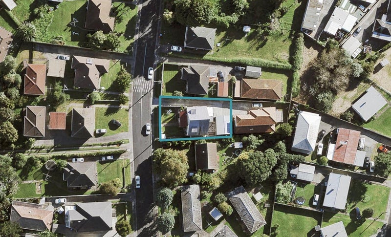 13 Playfair Road, Mount Roskill, Auckland - Carousel 1