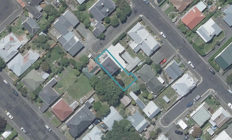 3A Scone Avenue, North East Valley, Dunedin - Carousel 1