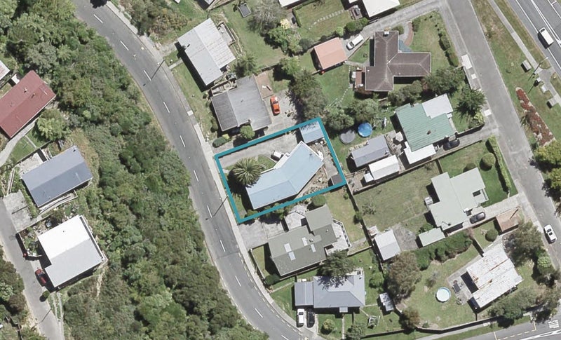 8 Holborn Drive, Stokes Valley, Lower Hutt - Carousel 1