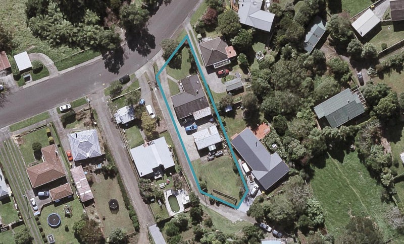8 Cowling Road, Hurdon, New Plymouth - Carousel 1